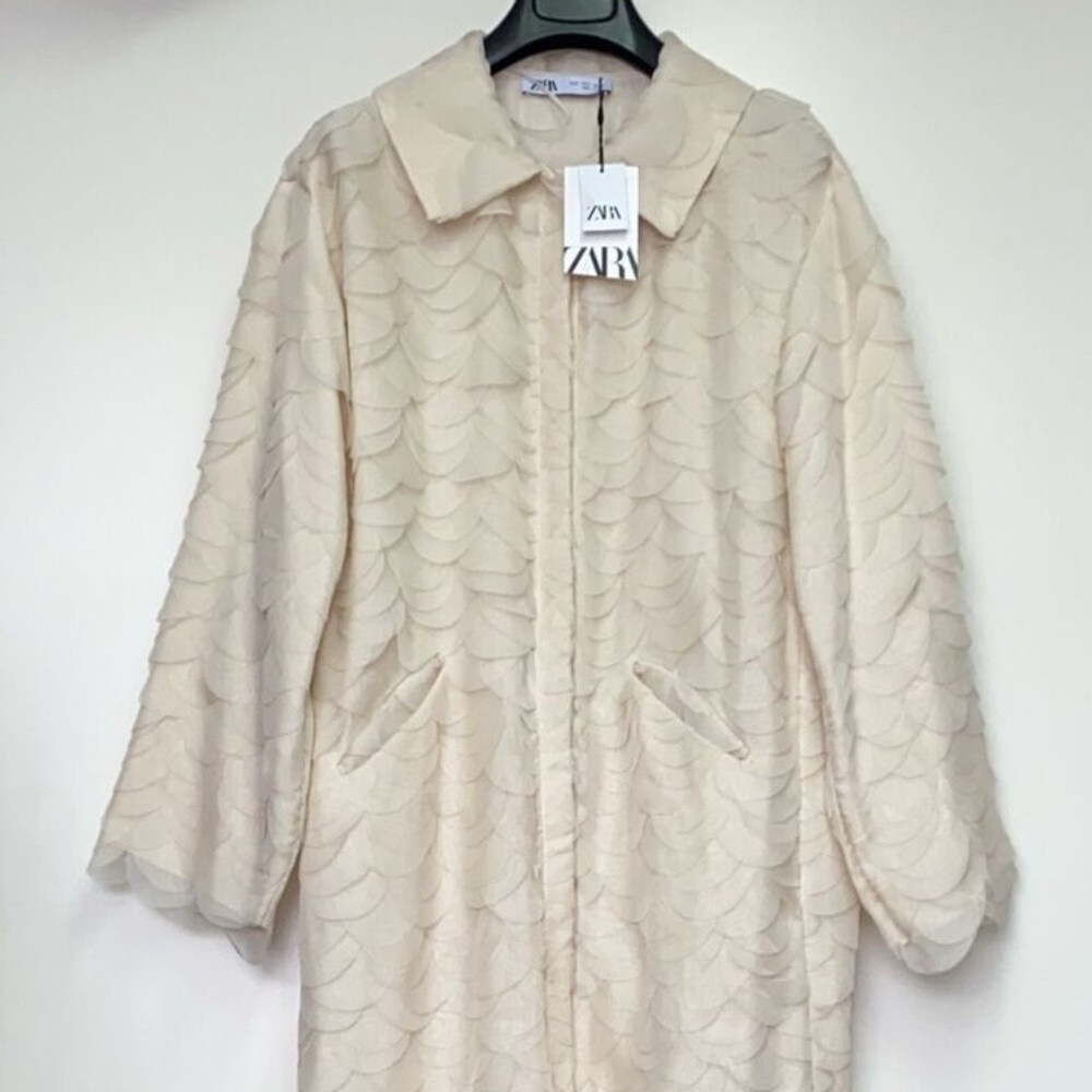 ZARA PETAL CREAM JACKET SIZE SMALL LIMITED Edition